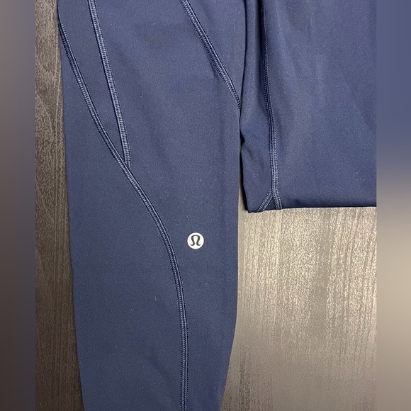 Lululemon Time To Sweat Crop 23" (Navy) - Sz 4 - Picture 8 of 8